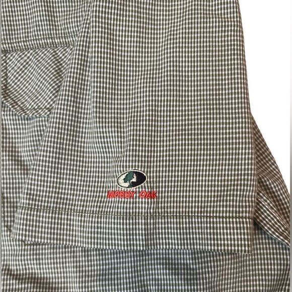 Mossy Oak green plaid MD short sleeved button front shirt - Picture 4 of 9